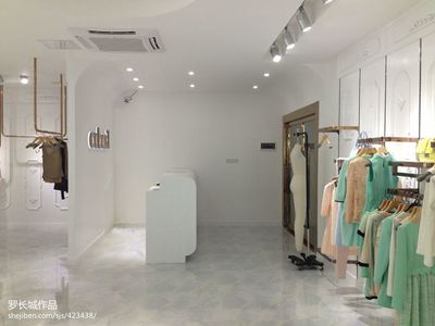 羅勒服裝展廳 時尚與美學的完美交匯